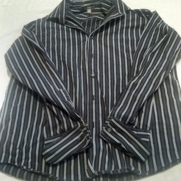 Men's large Apt.9 casual shirt - Picture 3 of 3